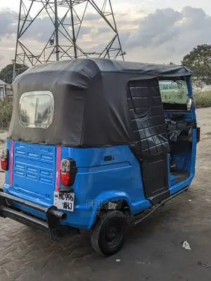 Bajaj RE 2019 Blue