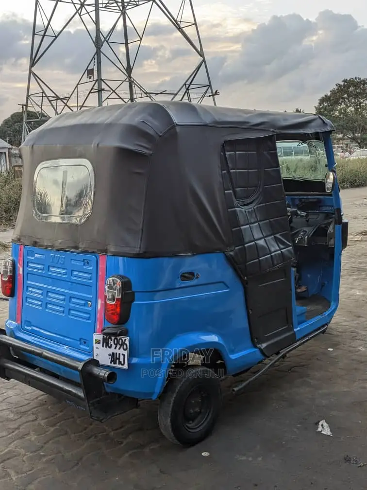 Bajaj RE 2019 Blue