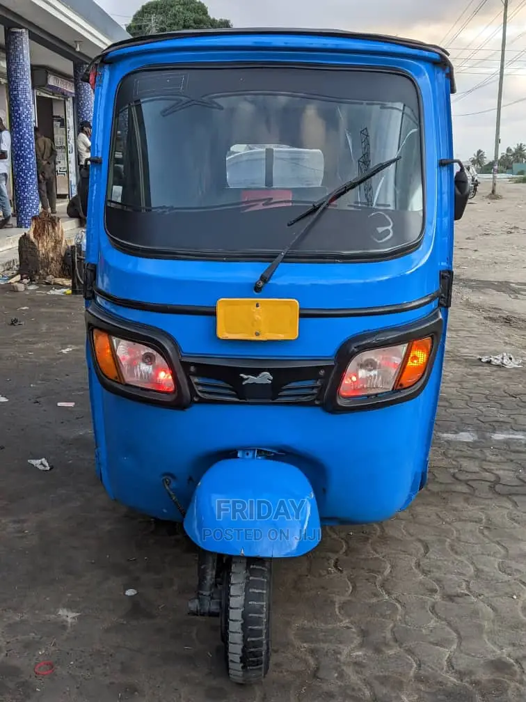 Bajaj RE 2019 Blue