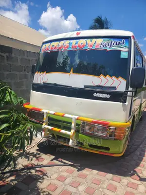 Nissan Civilian 2000 White