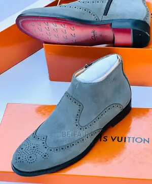 Original Clarks Men's Grey Boots | Buti Za Kiume | Leather
