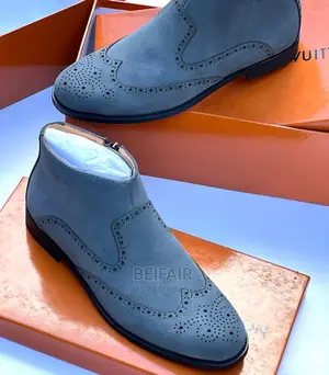 Original Clarks Men's Grey Boots | Buti Za Kiume | Leather