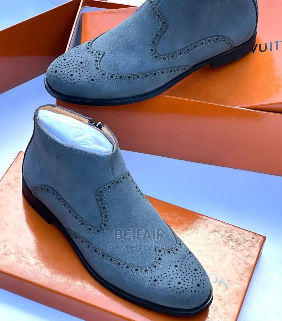 Original Clarks Men's Grey Boots | Buti Za Kiume | Leather