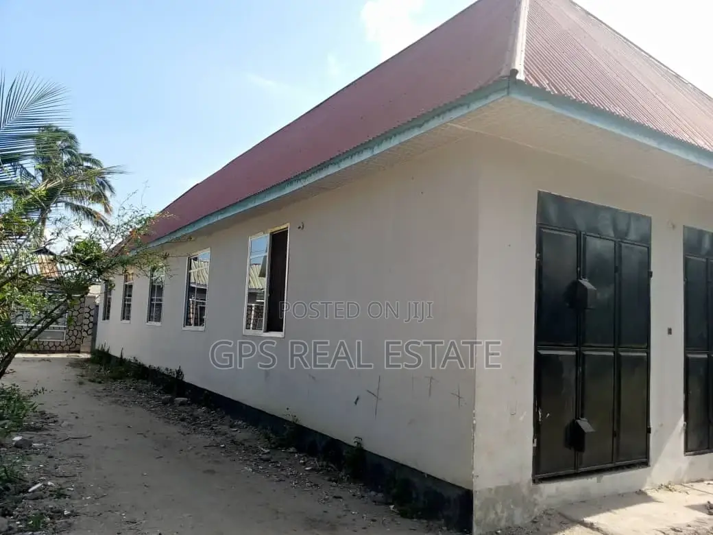 10bdrm House in Mbagala Chamazi for sale