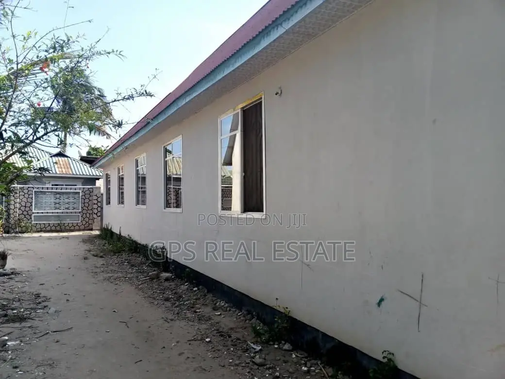 10bdrm House in Mbagala Chamazi for sale