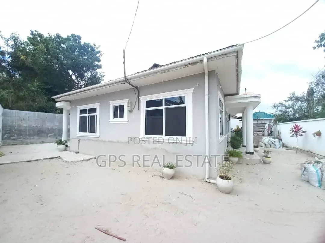 3bdrm House in Mbezi Kwa Msuguri, Kinondoni for sale