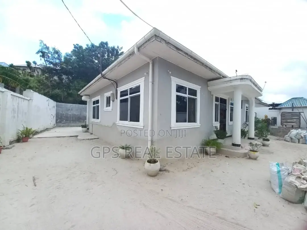 3bdrm House in Mbezi Kwa Msuguri, Kinondoni for sale
