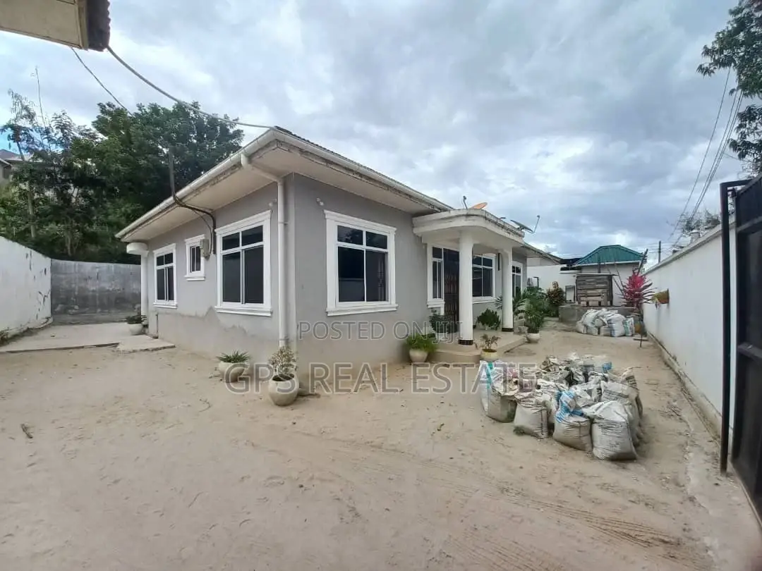 3bdrm House in Mbezi Kwa Msuguri, Kinondoni for sale