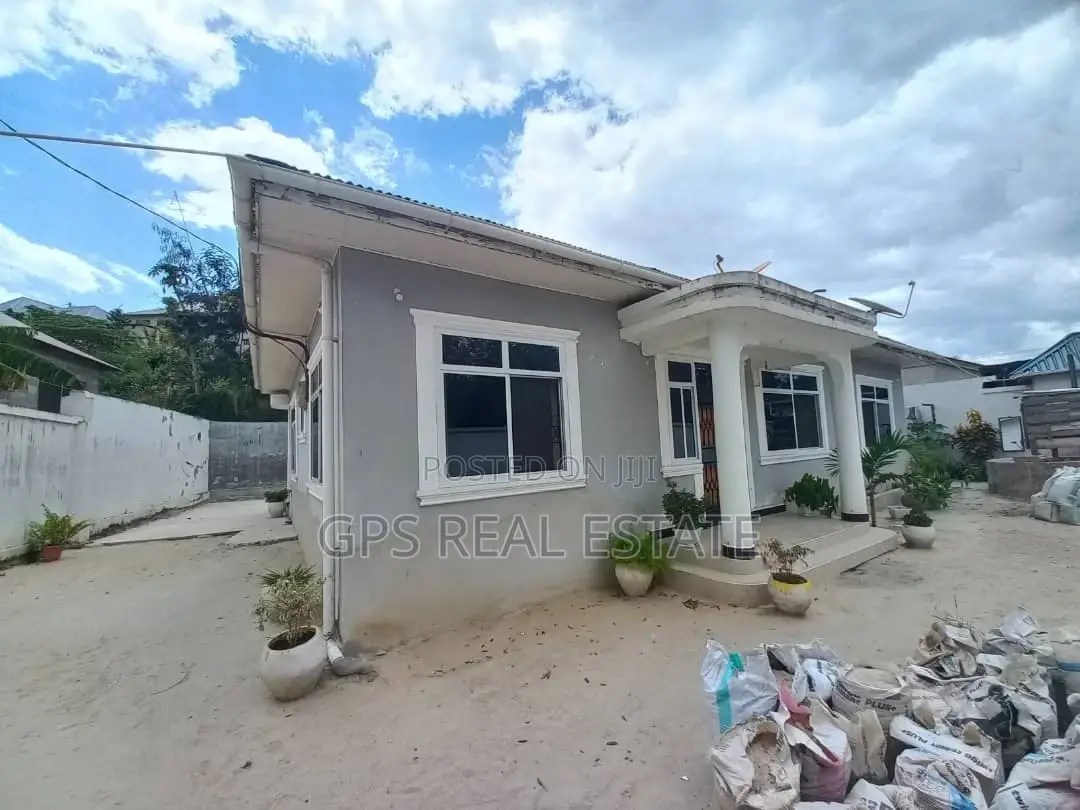 3bdrm House in Mbezi Kwa Msuguri, Kinondoni for sale