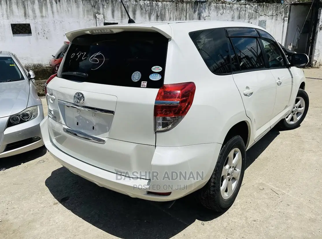 Toyota Vanguard 2010 Pearl