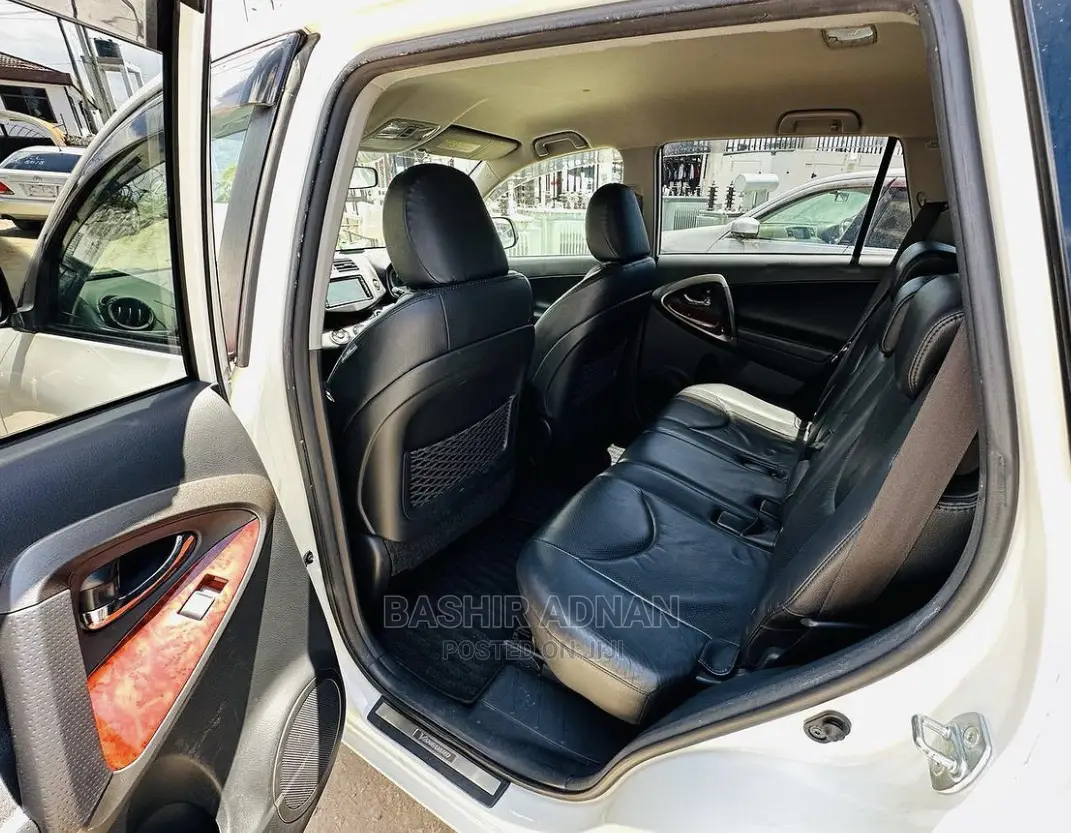 Toyota Vanguard 2010 Pearl