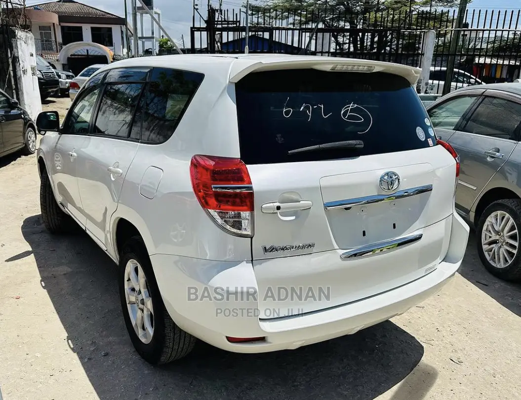 Toyota Vanguard 2010 Pearl