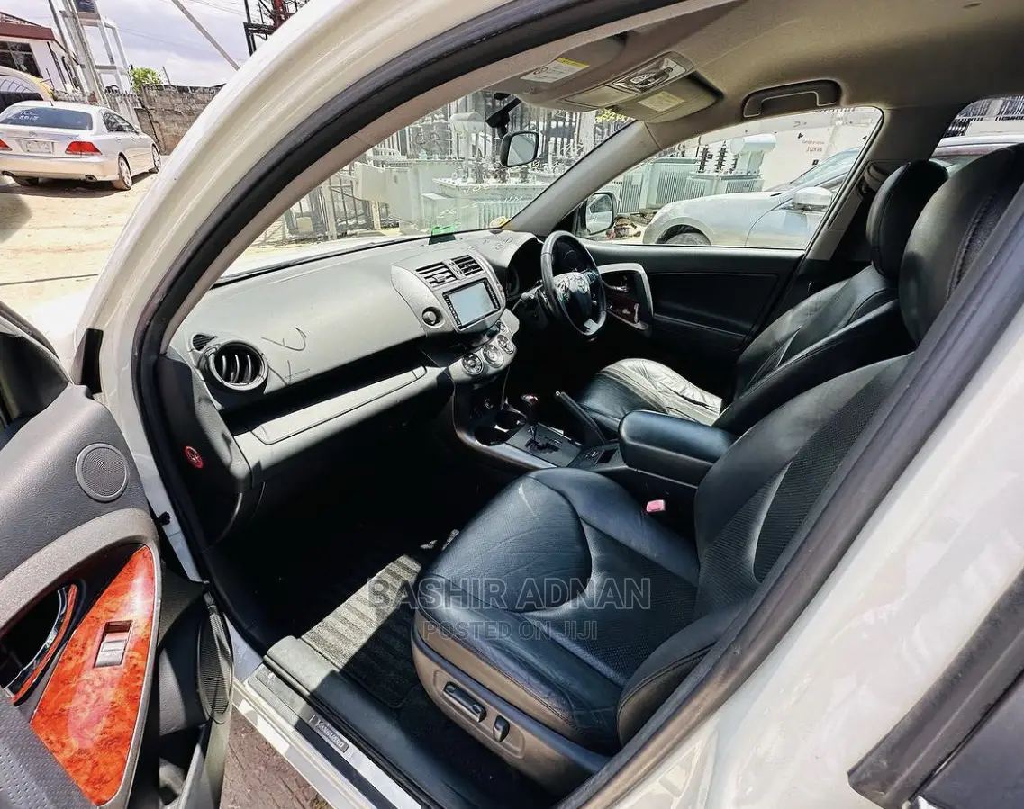 Toyota Vanguard 2010 Pearl