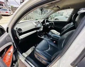 Toyota Vanguard 2010 Pearl