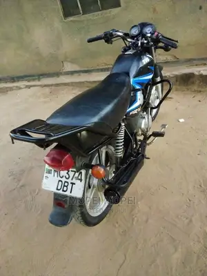 TVS HLX 125 2021 Black