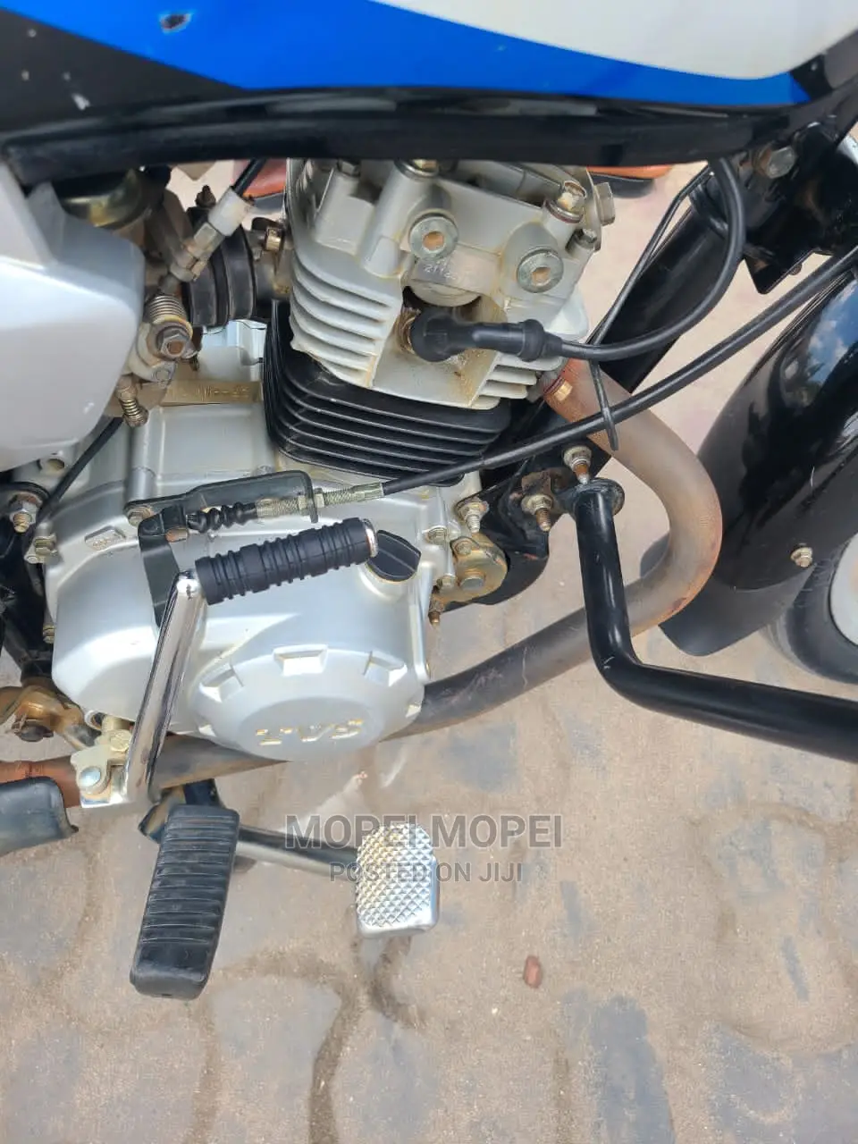 TVS HLX 125 2022 Black