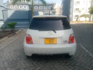 Toyota IST 2005 White