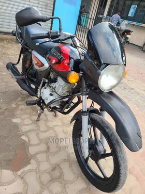 Bajaj Boxer X125 2021 Black