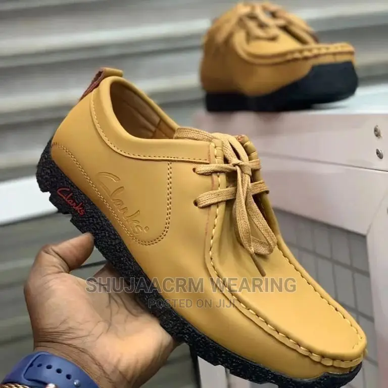 Clarks Kiatu Cha Ngozi