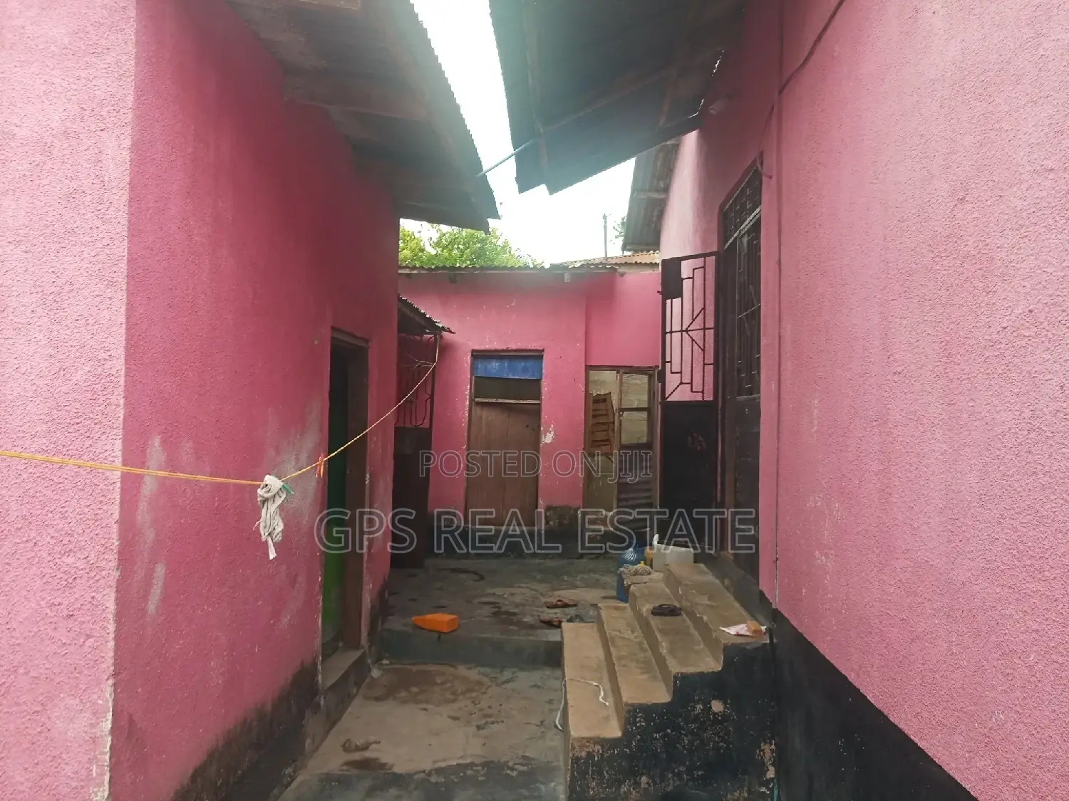 5bdrm House in Mbagala Foma, Temeke for sale