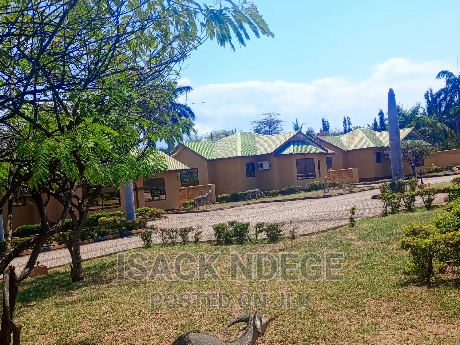 Furnished 3bdrm Villa in Bahari Beach, Kinondoni for rent