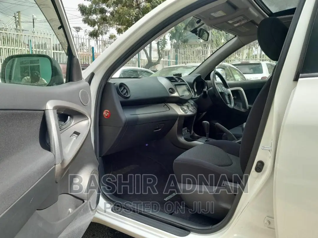 Toyota RAV4 2.4 2008 White