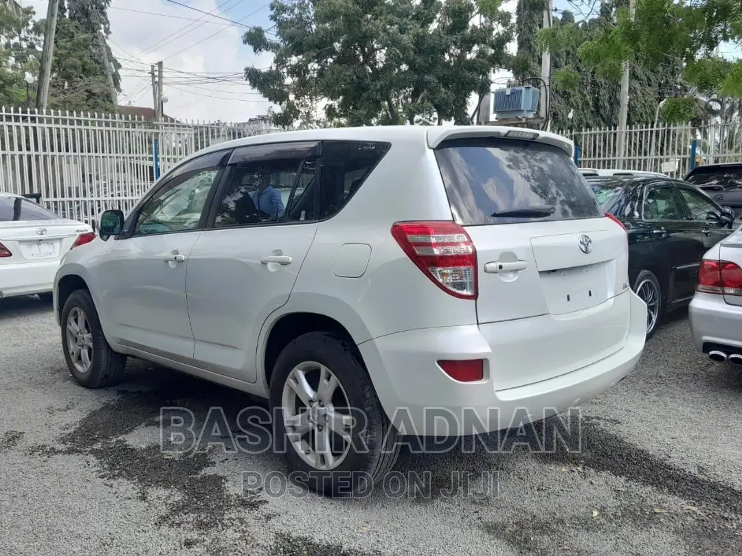 Toyota RAV4 2.4 2008 White