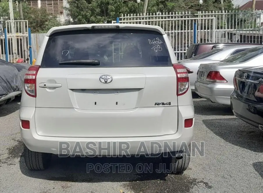 Toyota RAV4 2.4 2008 White