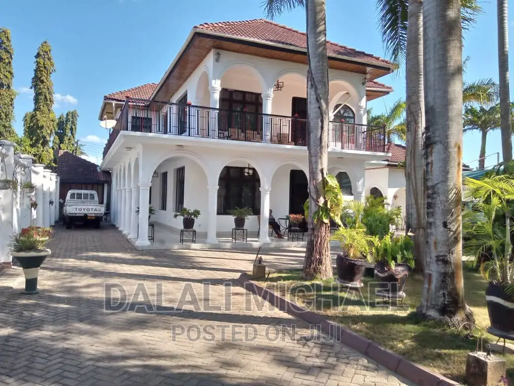 5bdrm House in Mbezibeach for sale