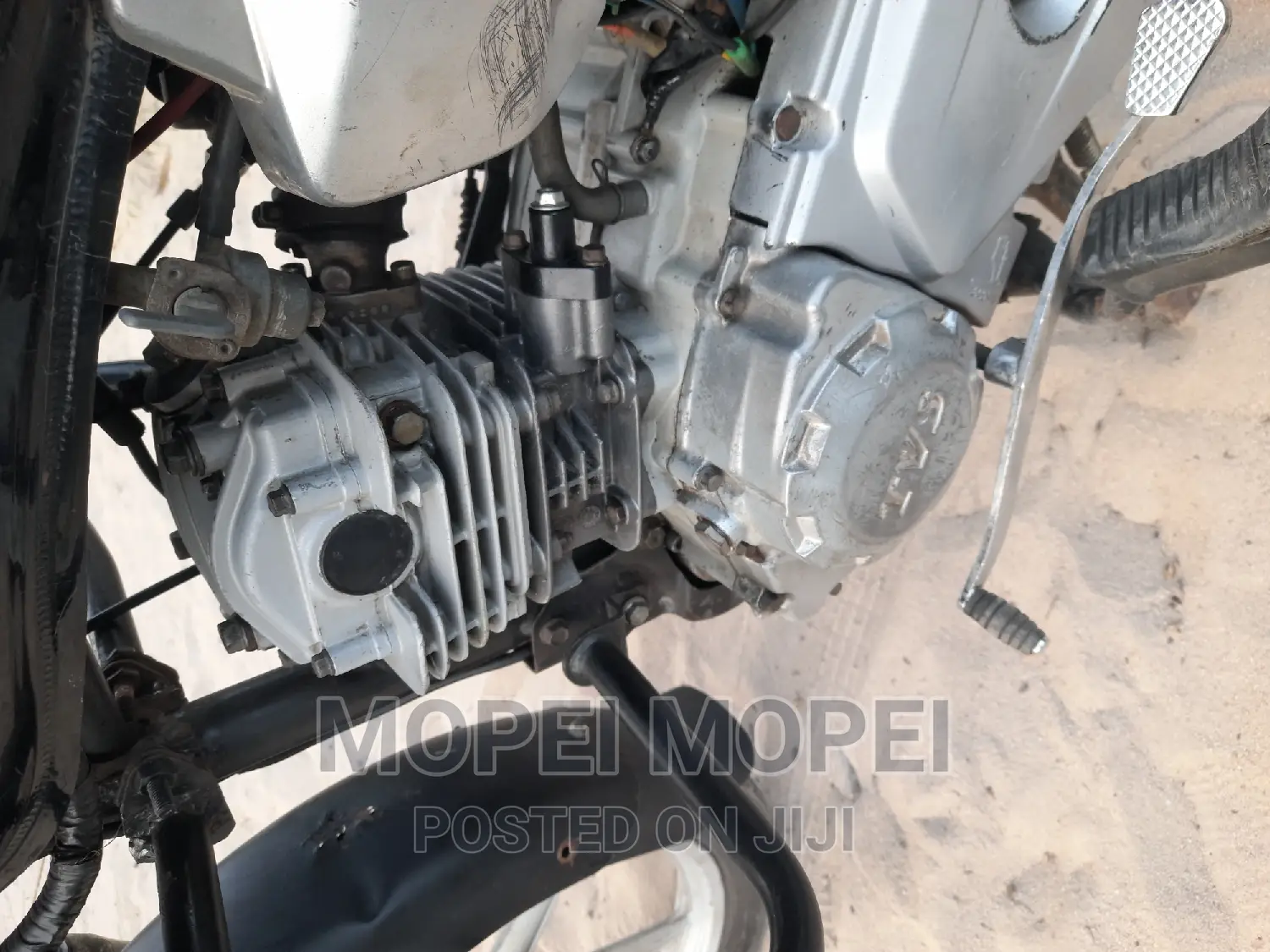 TVS HLX 125 2021 Black