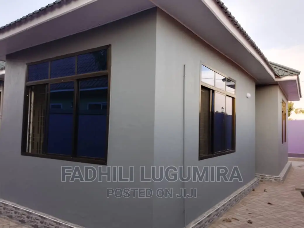 4bdrm House in Buswelu for sale