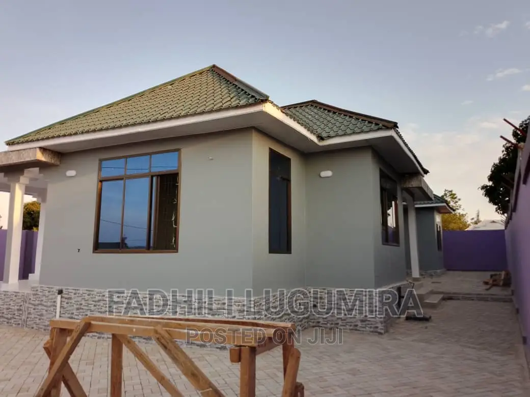 4bdrm House in Buswelu for sale