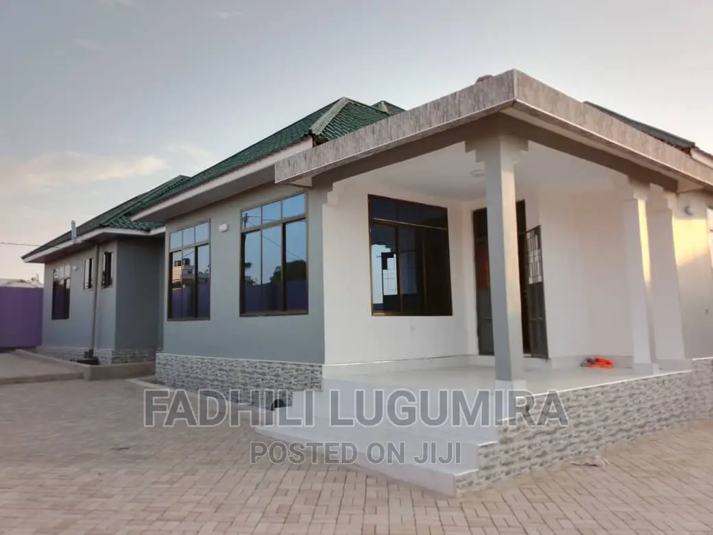 4bdrm House in Buswelu for sale