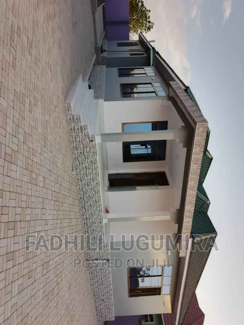 4bdrm House in Buswelu for sale