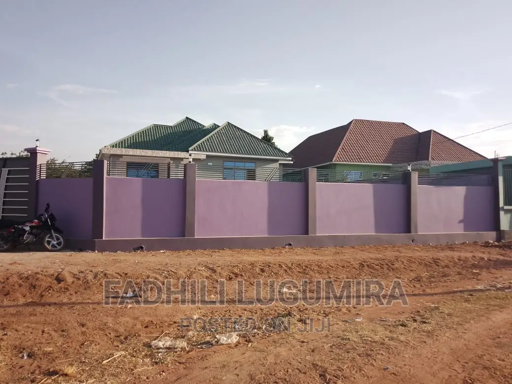 4bdrm House in Buswelu for sale