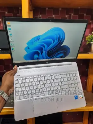 New Laptop HP 15-Da2933nia 8GB Intel Core I5 SSD 256GB
