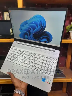 New Laptop HP 15-Da2933nia 8GB Intel Core I5 SSD 256GB