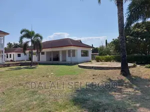 5bdrm Bungalow in Bahari Beach, Kinondoni for sale
