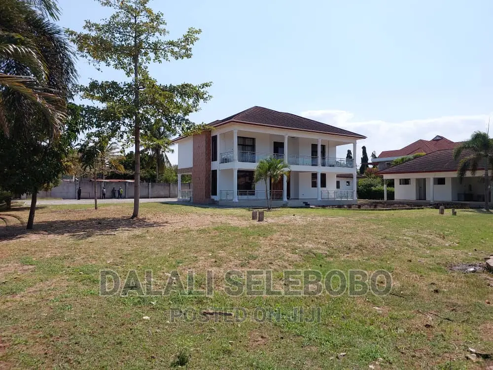 5bdrm Bungalow in Bahari Beach, Kinondoni for sale