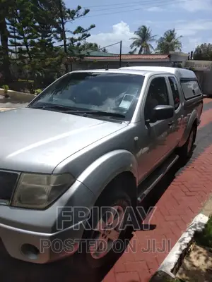 Nissan DoubleCab 1999 Silver