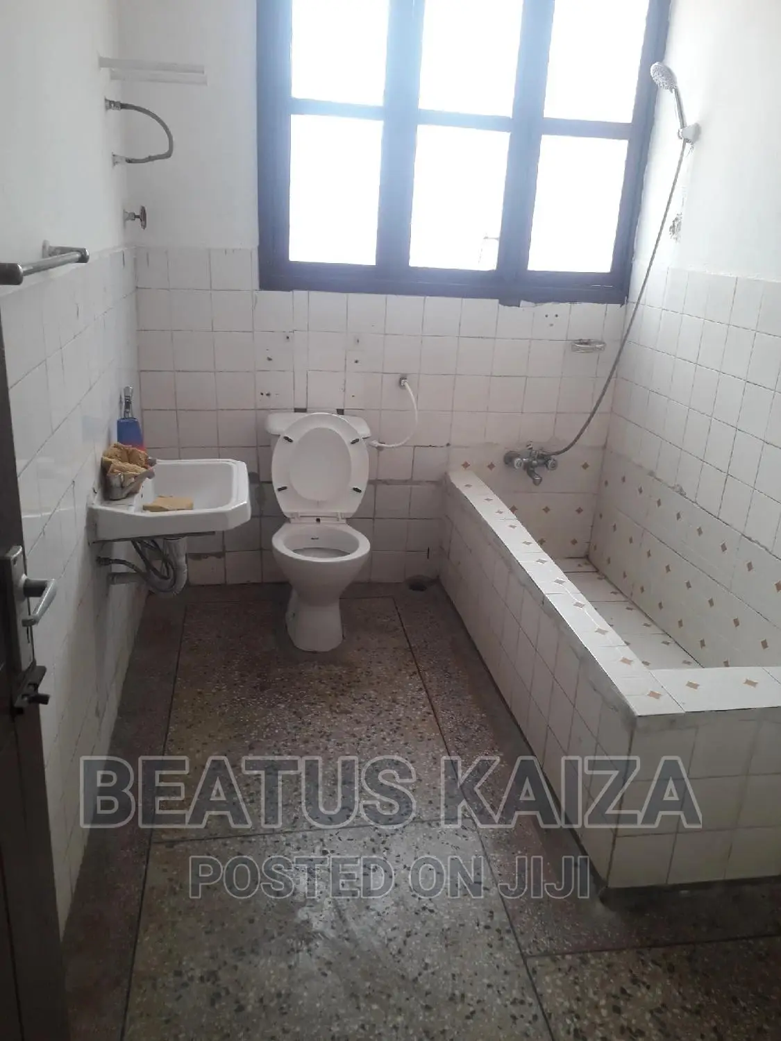3bdrm Block of Flats in Kinondoni Manyanya for rent