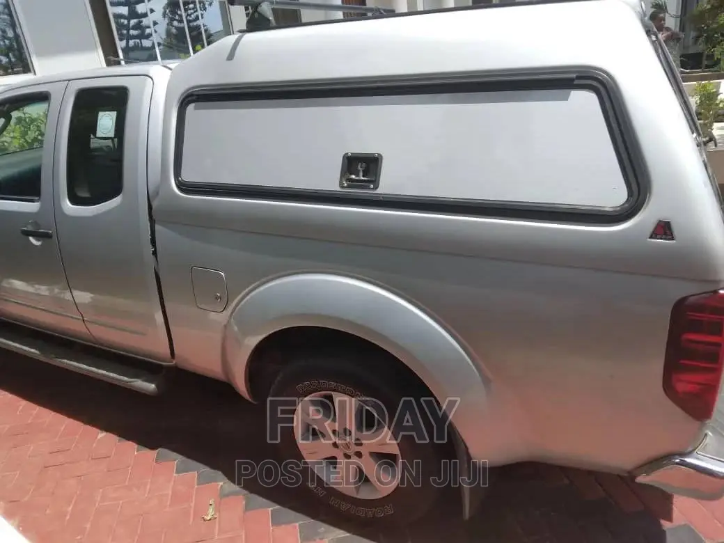 Nissan DoubleCab 1999 Silver