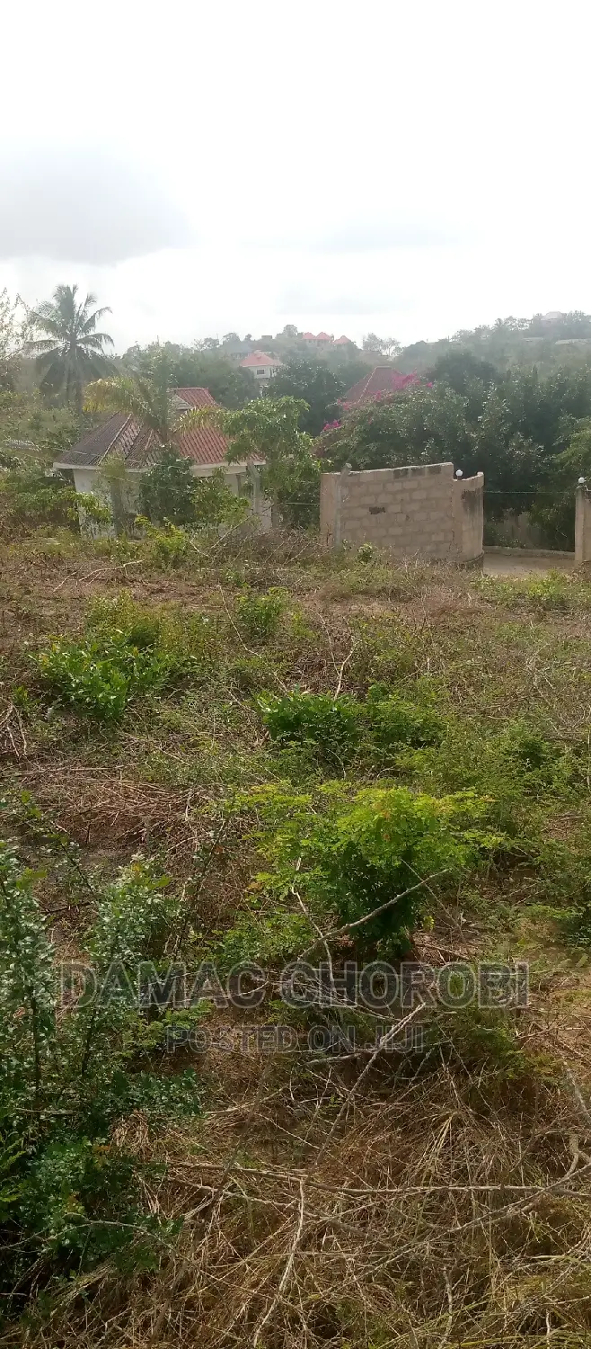 Eneo Kubwa Linauzwa Luguruni
