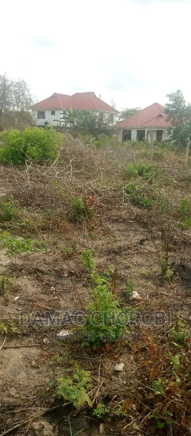 Eneo Kubwa Linauzwa Luguruni