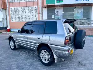 Toyota RAV4 1999 Silver