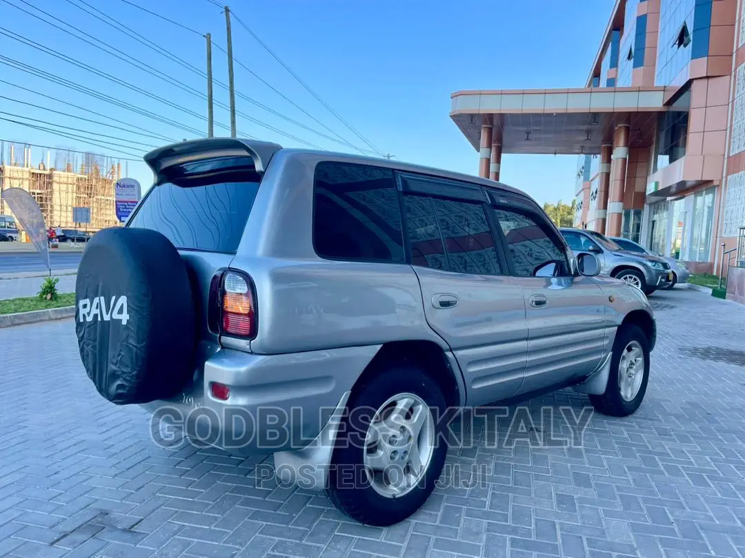 Toyota RAV4 1999 Silver