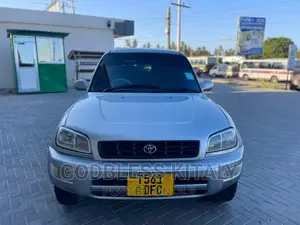 Toyota RAV4 1999 Silver