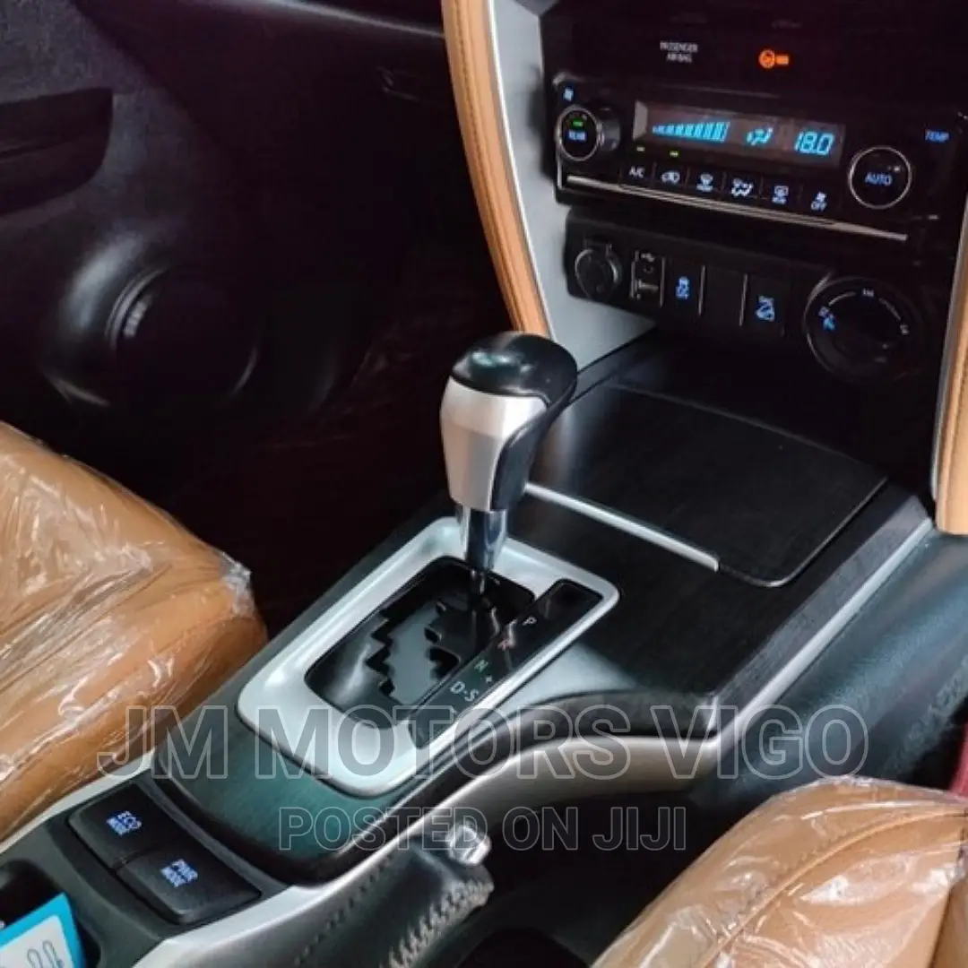 Toyota Fortuner 2016 Silver