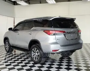 Toyota Fortuner 2016 Silver
