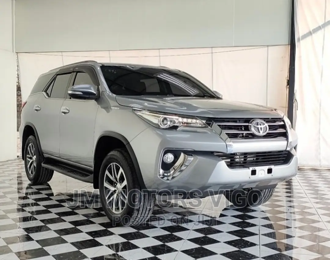 Toyota Fortuner 2016 Silver